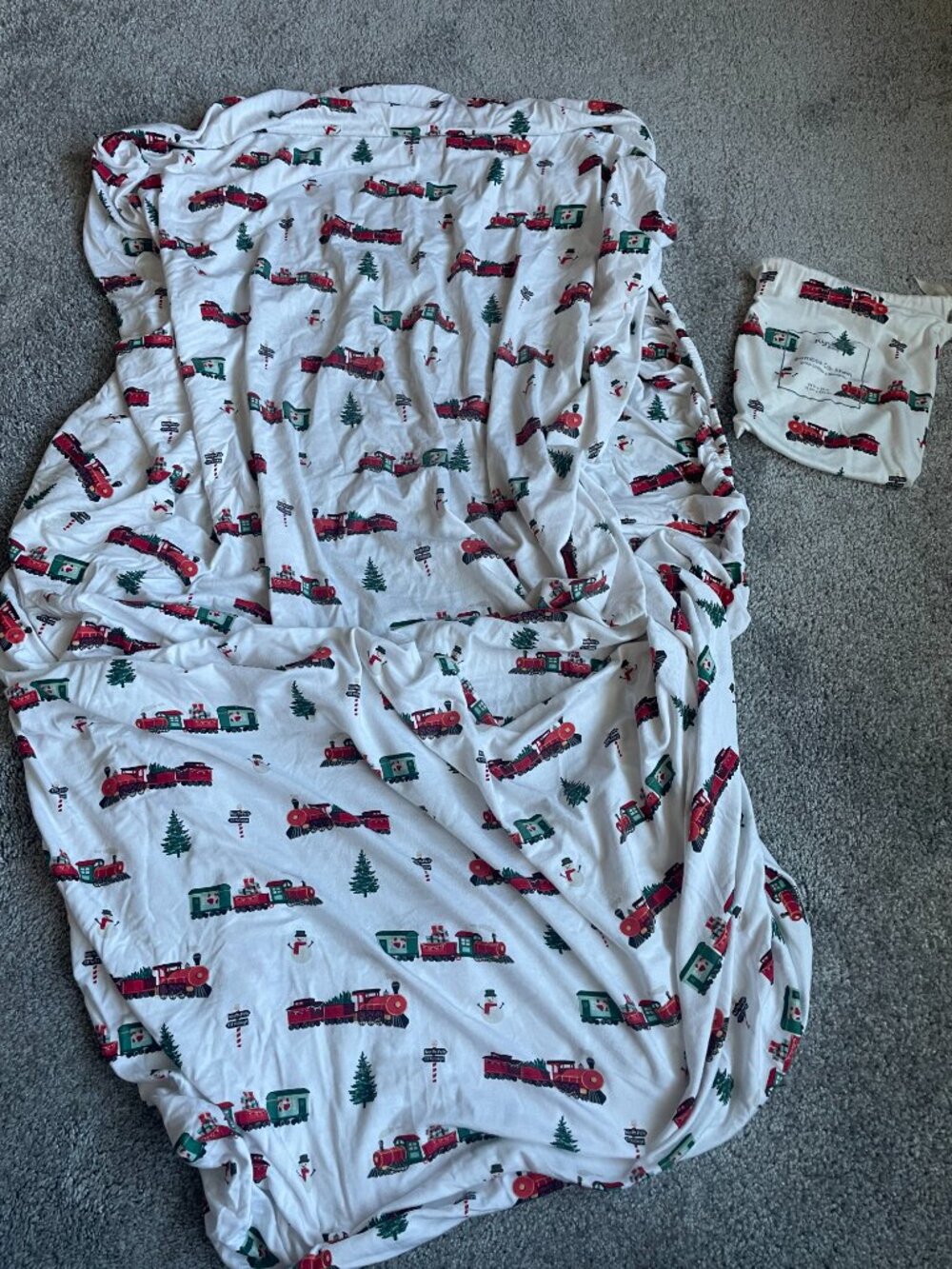 KYTE BABY Holiday Trains Cribsheet